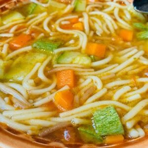 Sopa de Fideos con Vegetales